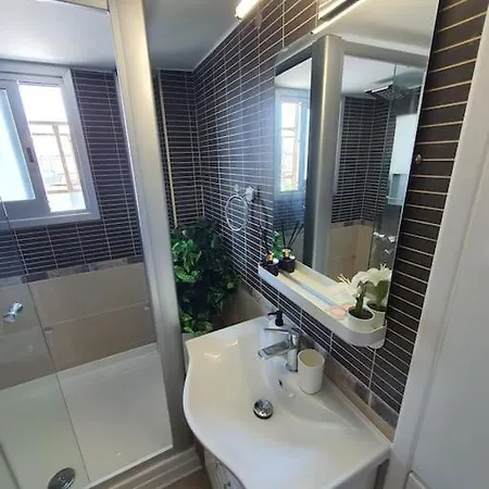 Lovely 2- Bedroom Seaview Apartment In Limassol * Limasol