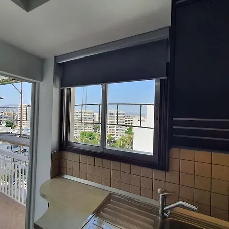 Lovely 2- Bedroom Seaview Apartment In Limassol *