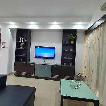 Lovely 2- Bedroom Seaview Apartment In Limassol