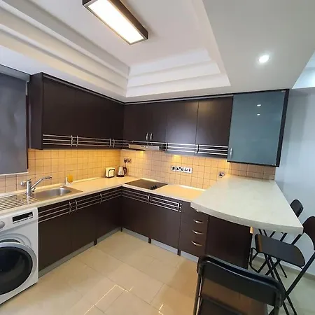 Lovely 2- Bedroom Seaview Apartment In Limassol *