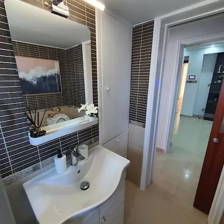 Lovely 2- Bedroom Seaview Apartment In Limassol Appartement Limasol