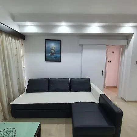 Lovely 2- Bedroom Seaview Apartment In Limassol