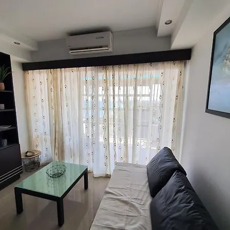 Lovely 2- Bedroom Seaview Apartment In Limassol Appartement