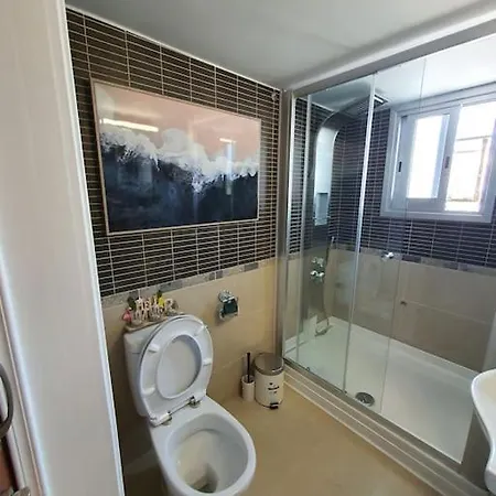 Lovely 2- Bedroom Seaview Apartment In Limassol Lejlighed