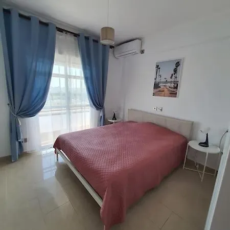 Lovely 2- Bedroom Seaview Apartment In Limassol *